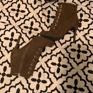 Anne Michelle forest green sway heeled boots